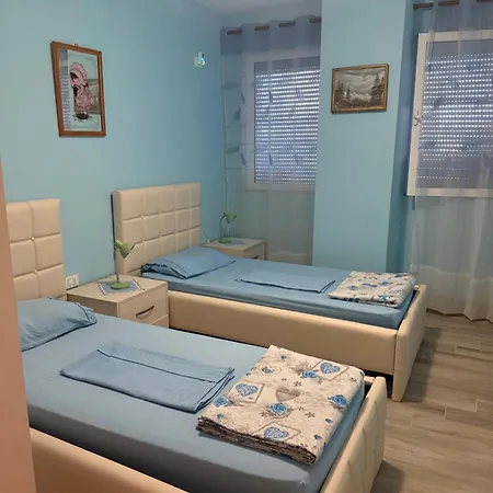 Grand Blue Fafa דירה גולם